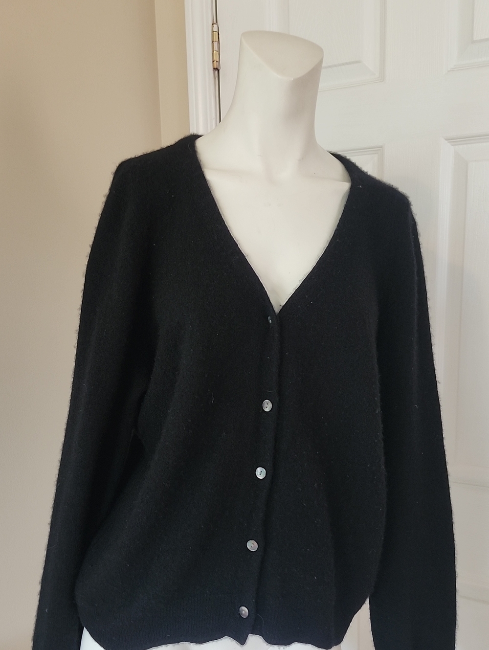 InCashmere Black V-Neck Button-Front Cashmere Blend Cardigan